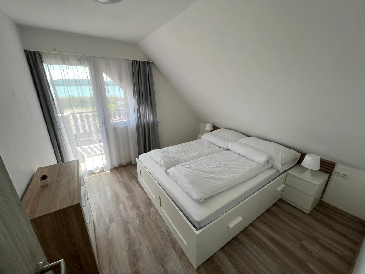 Sunset Beach Apartman Balatonfuzfo Exterior foto