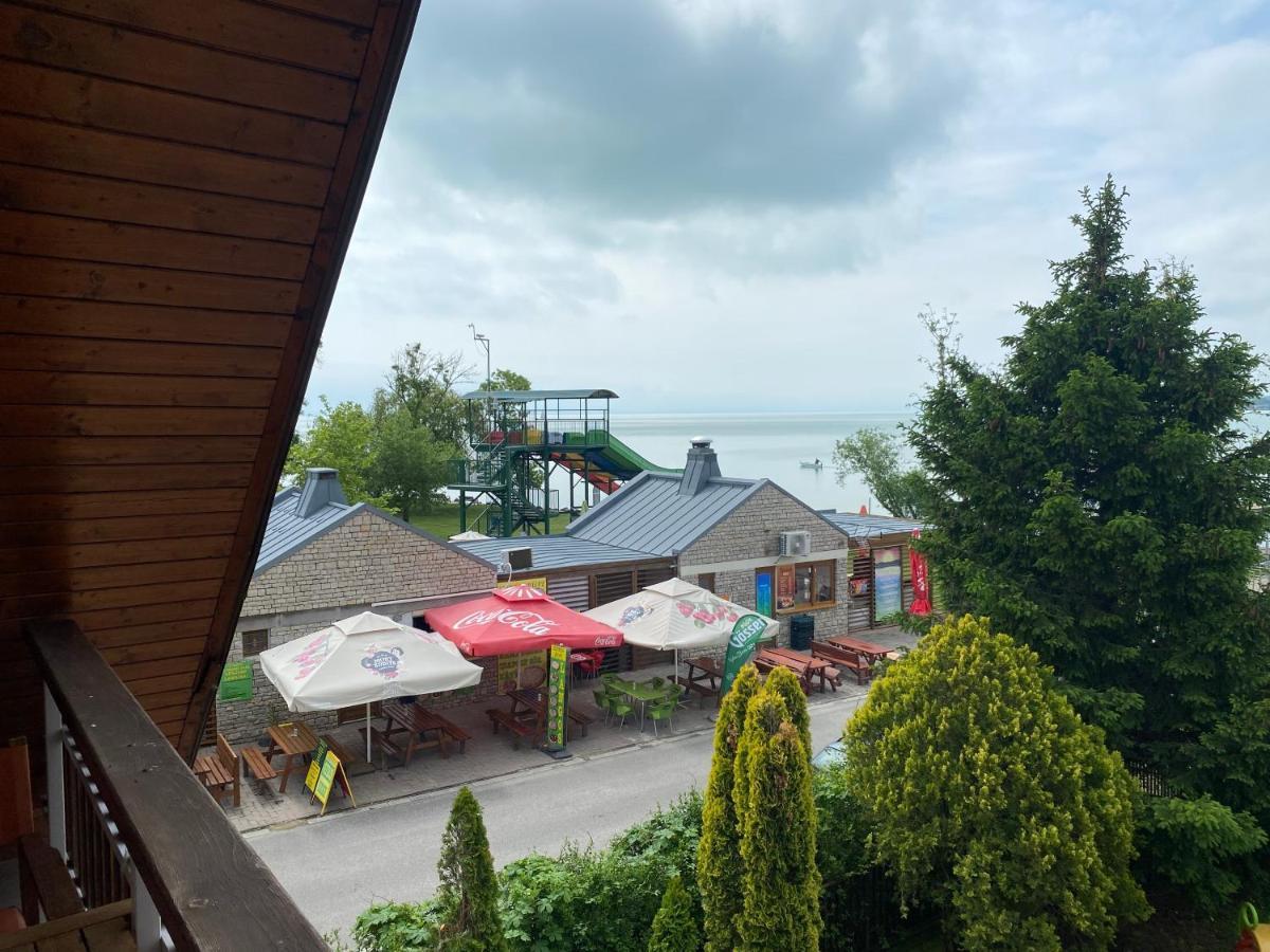 Sunset Beach Apartman Balatonfuzfo Exterior foto