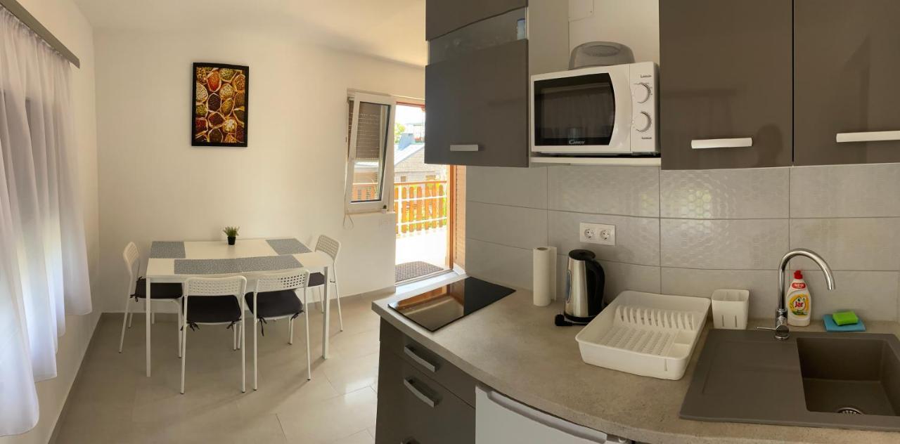 Sunset Beach Apartman Balatonfuzfo Exterior foto